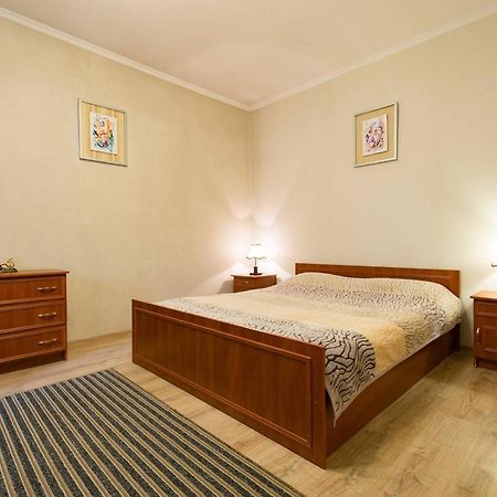 Nadezhda Apartment On Nauryzbay Batyra 37/1 Alma-Ata Buitenkant foto
