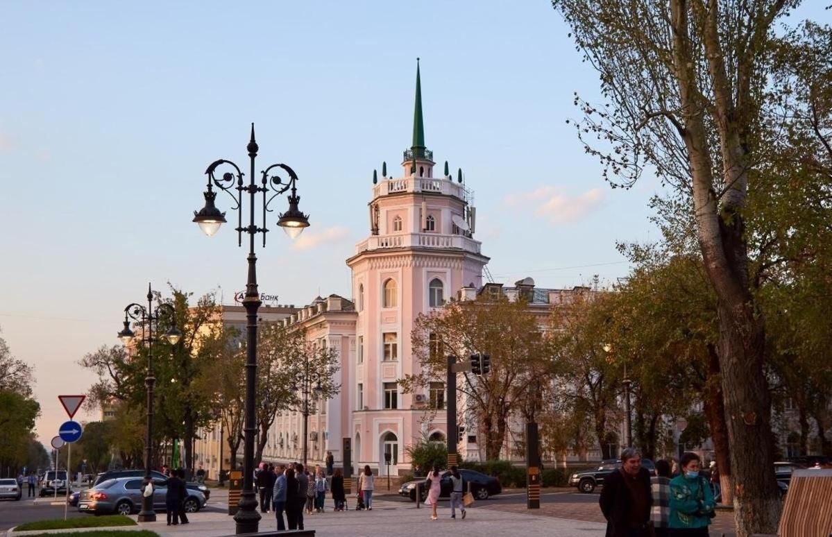 Nadezhda Apartment On Nauryzbay Batyra 37/1 Alma-Ata Buitenkant foto